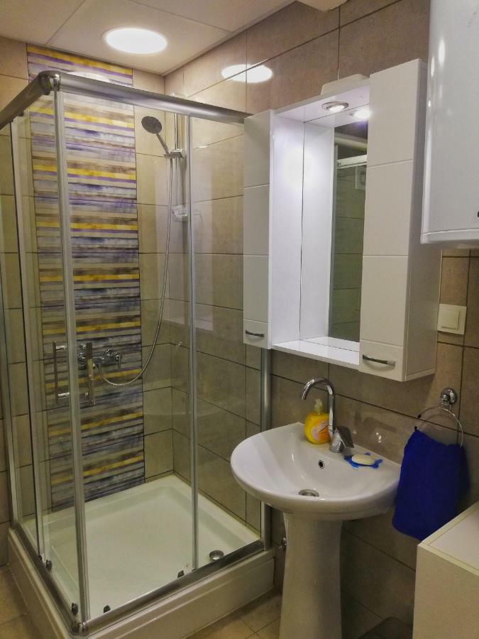 Maris Apartment *