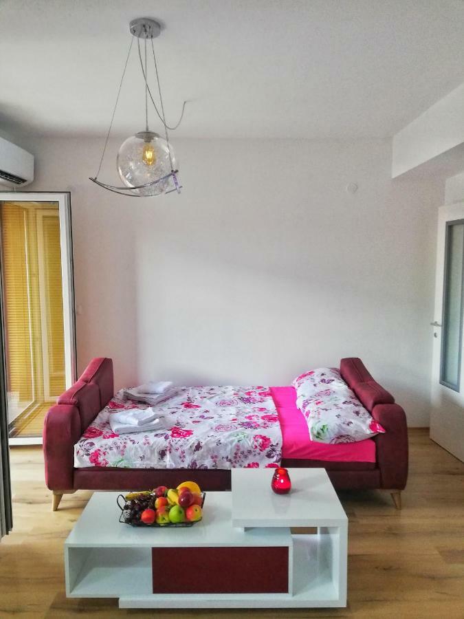 Maris Apartment *